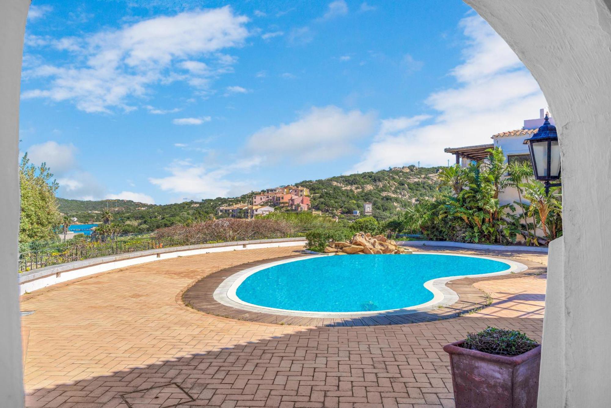 -Luxury- Torretta Con Piscina E Spiaggia A 300 Mt Liscia di Vacca Kültér fotó